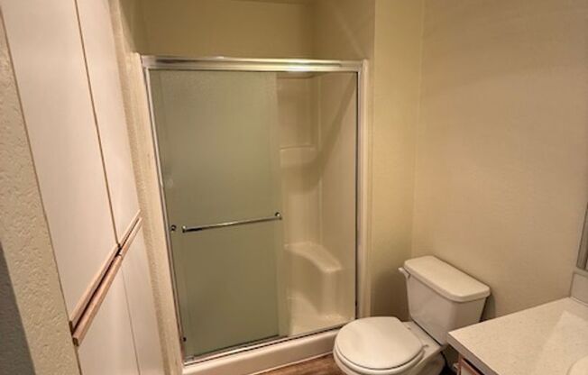 2 beds, 2 baths, 1,100 sqft, $1,525, Unit 183-114