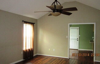 3 beds, 2 baths, $1,250