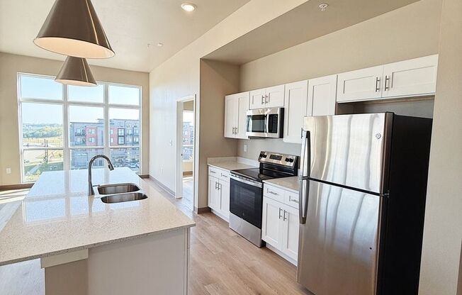 2 beds, 2 baths, 1,214 sqft, $1,810, Unit 202