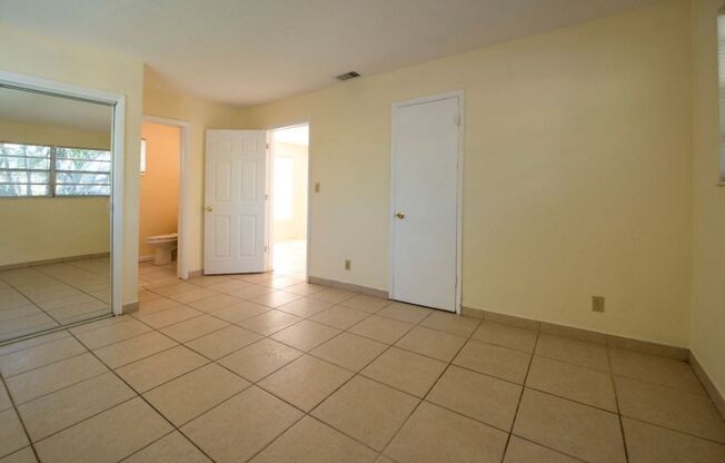 1 bed, 1 bath, 700 sqft, $1,500, Unit 5