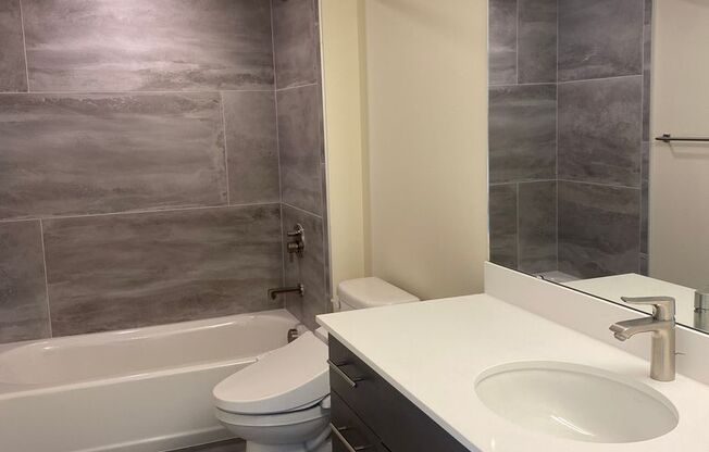 Studio, 1 bath, 348 sqft, $1,721, Unit 309