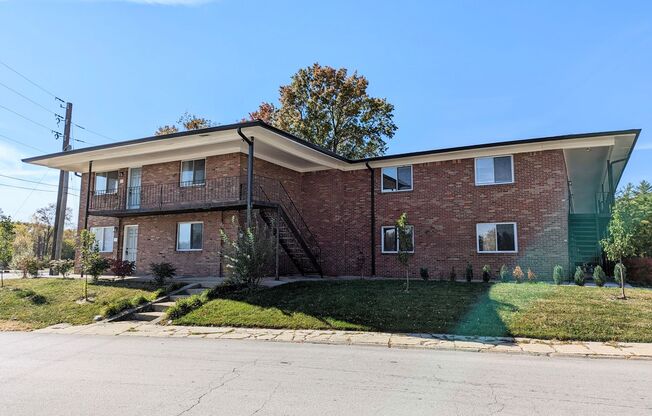 Stunning 2 Bed 1 Bath Apartment in Avon Schools District