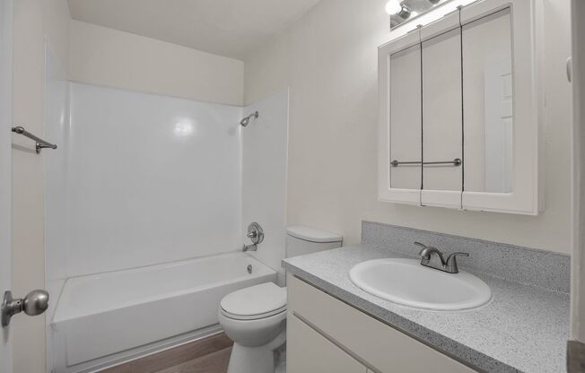 1 bed, 1 bath, 711 sqft, $1,135, Unit 332-25