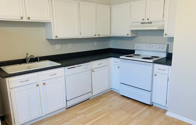 2 beds, 1 bath, $1,895, Unit 4585