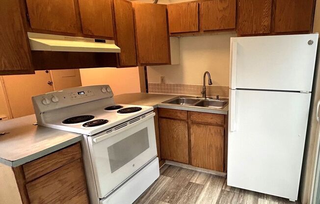 1 bed, 1 bath, 1,300 sqft, $1,475, Unit Unit 1