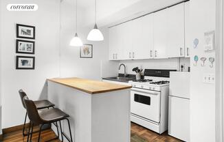 305 W 90 ST