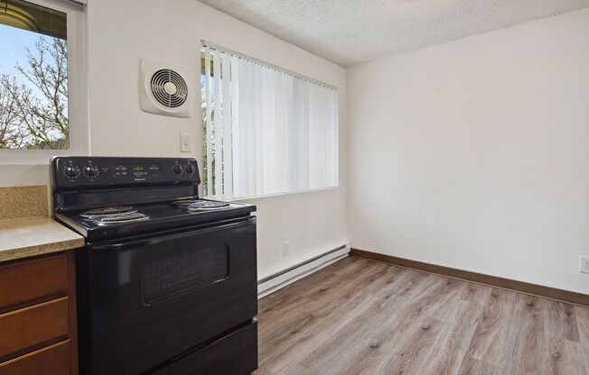 2 beds, 1 bath, 742 sqft, $1,595, Unit 45