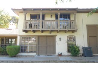 Beautiful 2 Bedroom Townhome in Las Vegas Country Club!