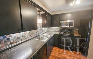 2 beds, 1 bath, $1,745, Unit 1343-A Whitney Ave