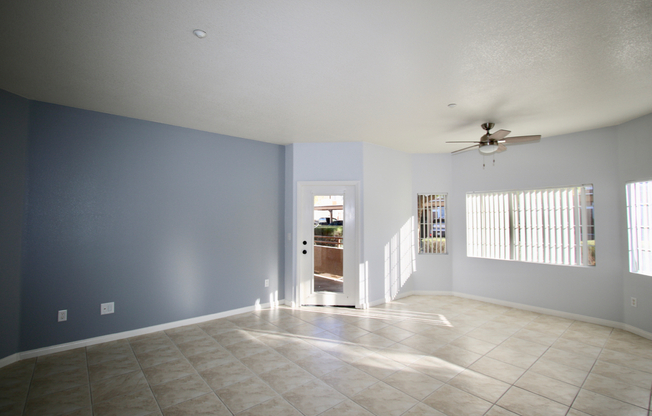 2 beds, 2 baths, $1,900, Unit 611