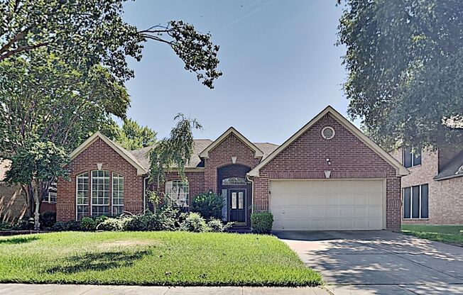 FANTASTIC HOME IN FLOWER MOUND!