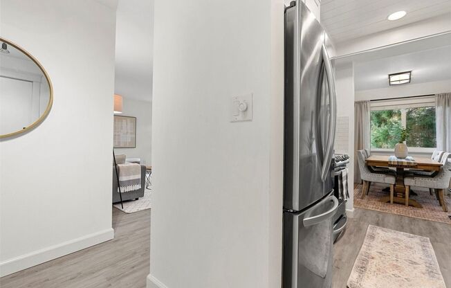 Modern 2BD/2BTH Condo for Lease Richmond Village Shoreline! *Small Pet Friendly*