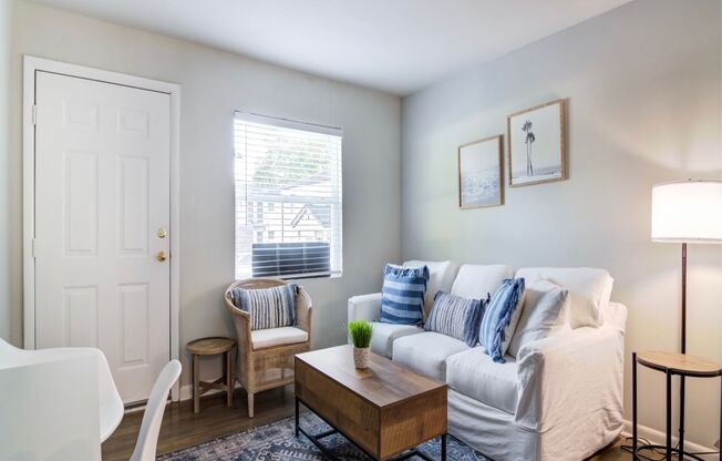 2 beds, 1 bath, 850 sqft, $1,250, Unit 00-D5