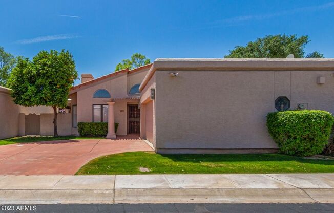 Nice Scottsdale Home 3 bedrooms 2 baths!