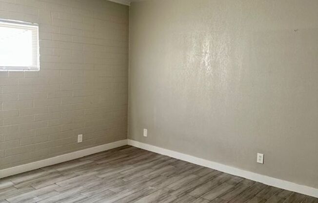 2 beds, 1 bath, 803 sqft, $1,195, Unit Unit 9