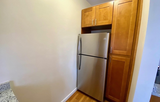 2 beds, 1 bath, 1,300 sqft, $3,300, Unit 1