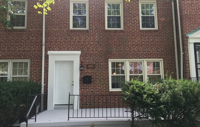 Fully Renovated 3 Bedroom Parkville Townhome with Finished Basement