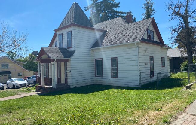 Cheney-Perfect setup for group living—6 bedrooms, 2 kitchens, and plenty of space near campus. Off street parking