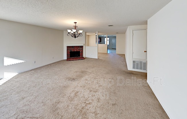 3956 FOXHOUND LN