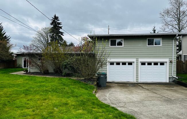 4 Bedroom East Bremerton with Large Yard