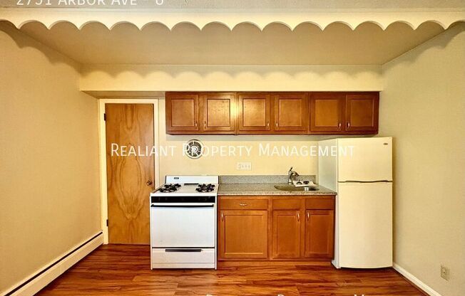 2751 Arbor Ave