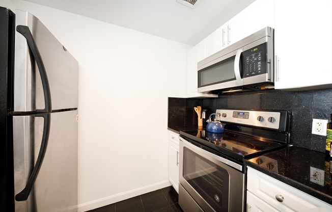 1 bed, 1 bath, 663 sqft, $3,400, Unit 1027