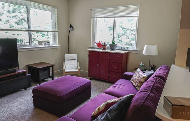 Spacious 4 Bedroom 3.5 Bathroom End Unit Townhome In Popular Deer Run Crossing Community