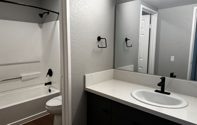 2 beds, 1 bath, 875 sqft, $2,550, Unit 639