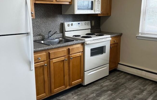 1 bed, 1 bath, 700 sqft, $1,285, Unit B308