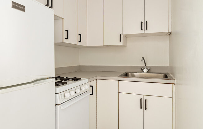 Studio, 1 bath, $3,875, Unit 3ON