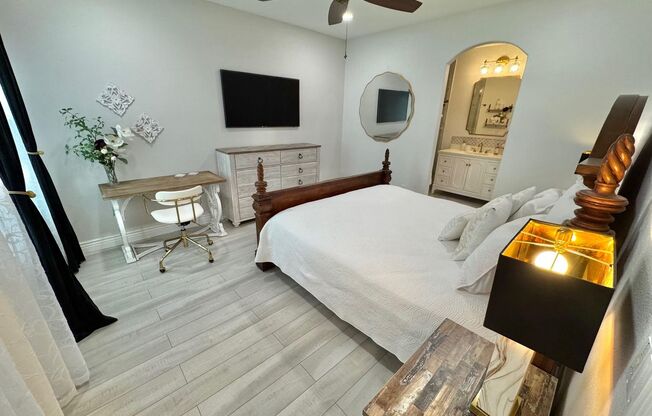 1 bed, 1 bath, $1,750, Unit UNIT # 2060