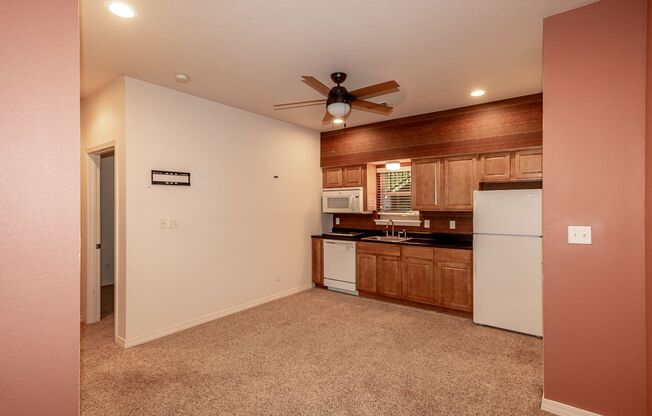 1 bed, 1 bath, 440 sqft, $850, Unit 117 DeSoto Center Drive Apt 424 (96B)