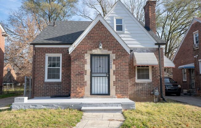 Update charming 3 bedroom bungalow