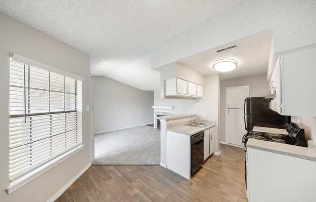Kitchen and Dining Room at Polaris Apartment Homes in Irving, Texas, TX