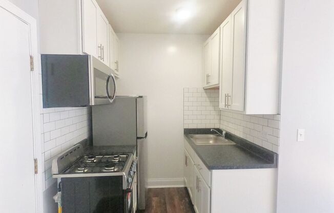 Studio, 1 bath, 375 sqft, $1,300, Unit 4031-405