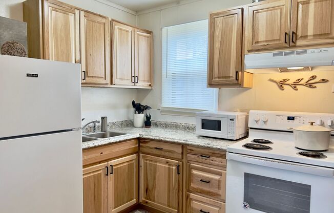 3 beds, 1 bath, $1,370, Unit 534 Patton