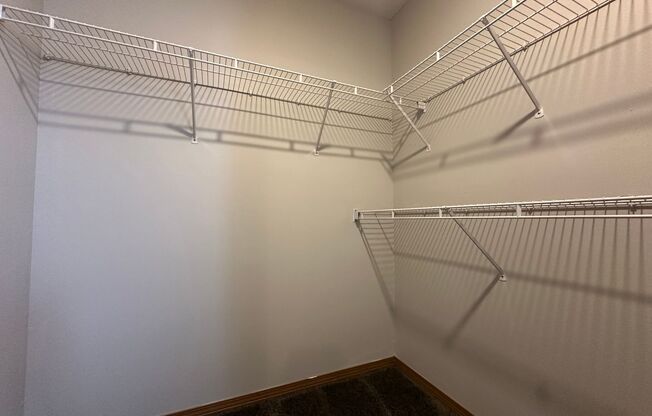 2 beds, 1 bath, 1,150 sqft, $960, Unit 3-08