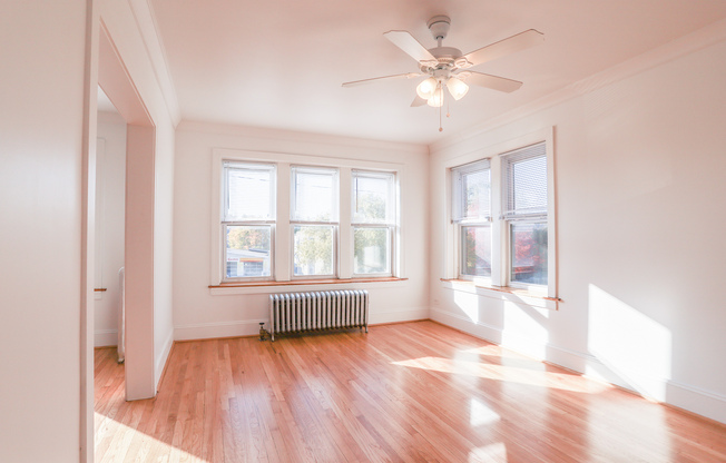 4811 N ASHLAND