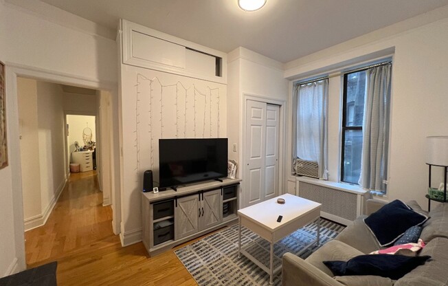 515 W 122 ST