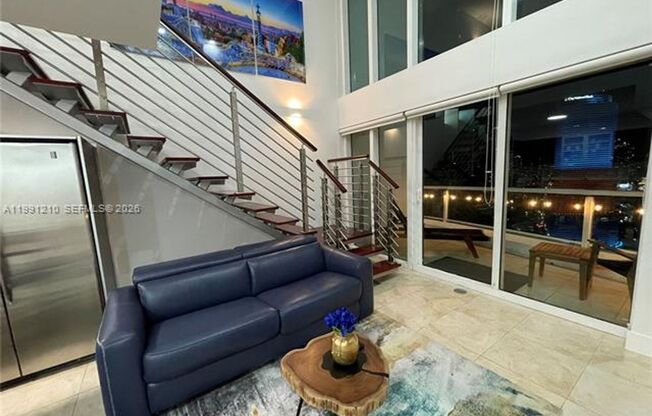 1 bed, 1 bath, 981 sqft, $3,350, Unit 41 SE 5th St # 2305
