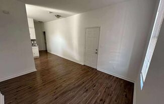 2 beds, 1 bath, $1,200, Unit Unit 2