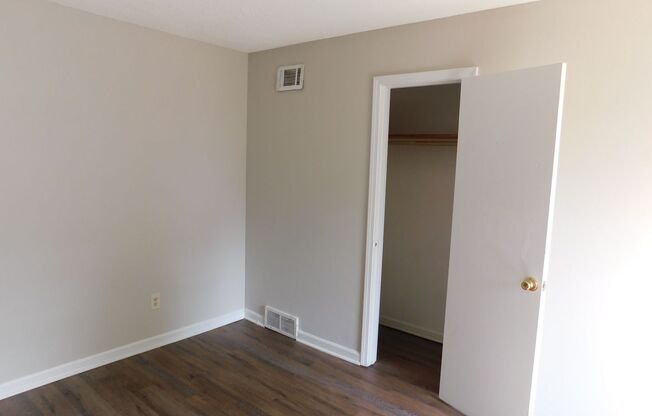 3 beds, 1 bath, $1,250