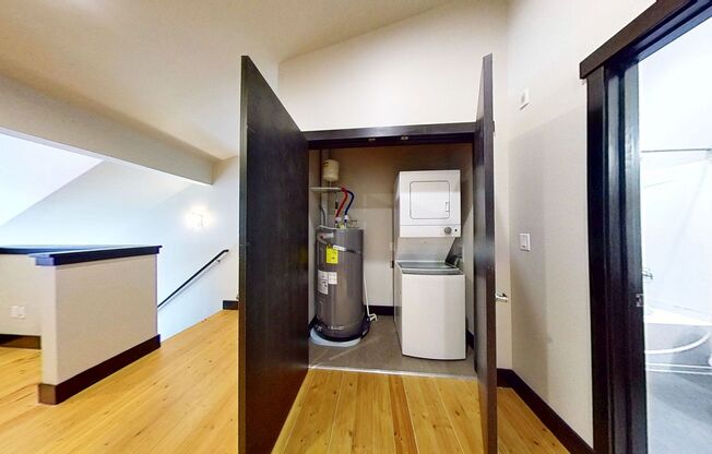 Studio, 1.5 baths, 849 sqft, $1,645, Unit 950-206