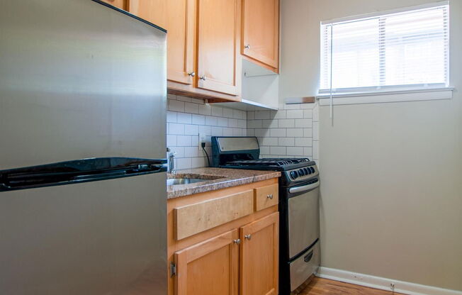 905 GREENWOOD AVE