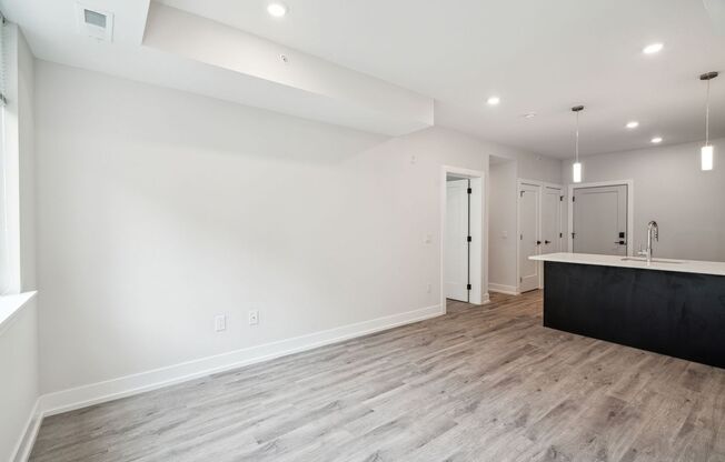 1 bed, 1 bath, 593 sqft, $1,595, Unit C07