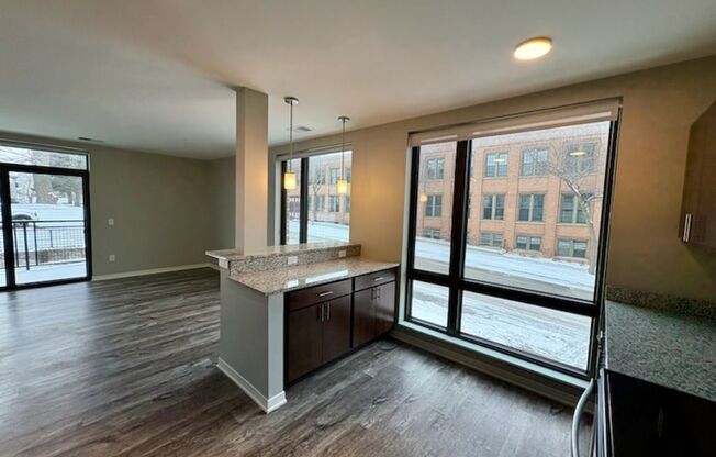 1 bed, 1 bath, 676 sqft, $1,425, Unit 225