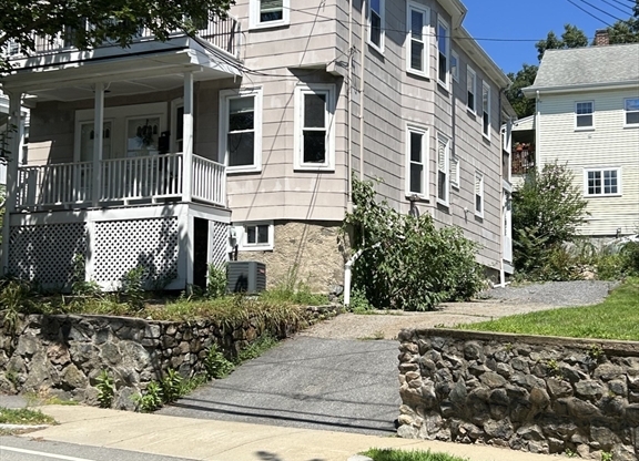 97 BOW ST