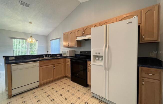 737 SWAN WAY