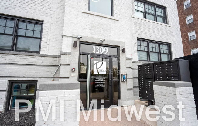 Studio, 1 bath, 318 sqft, $849, Unit 102