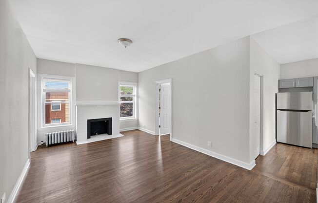 3 beds, 2 baths, 1,250 sqft, $2,600, Unit 6585-3